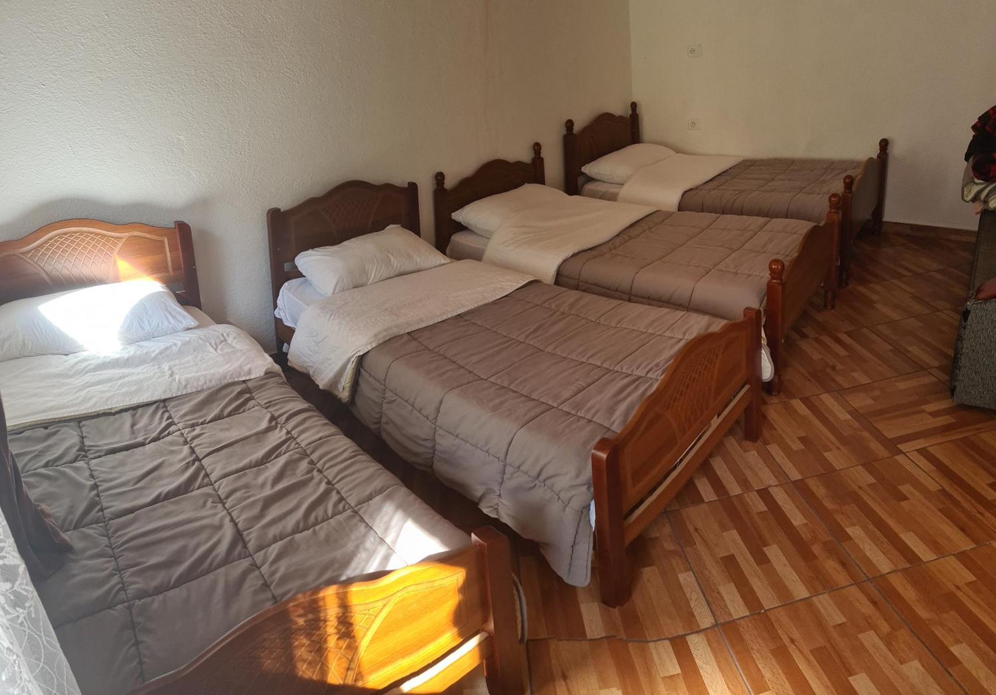 Guest House Emanueli Tropoje 外观 照片