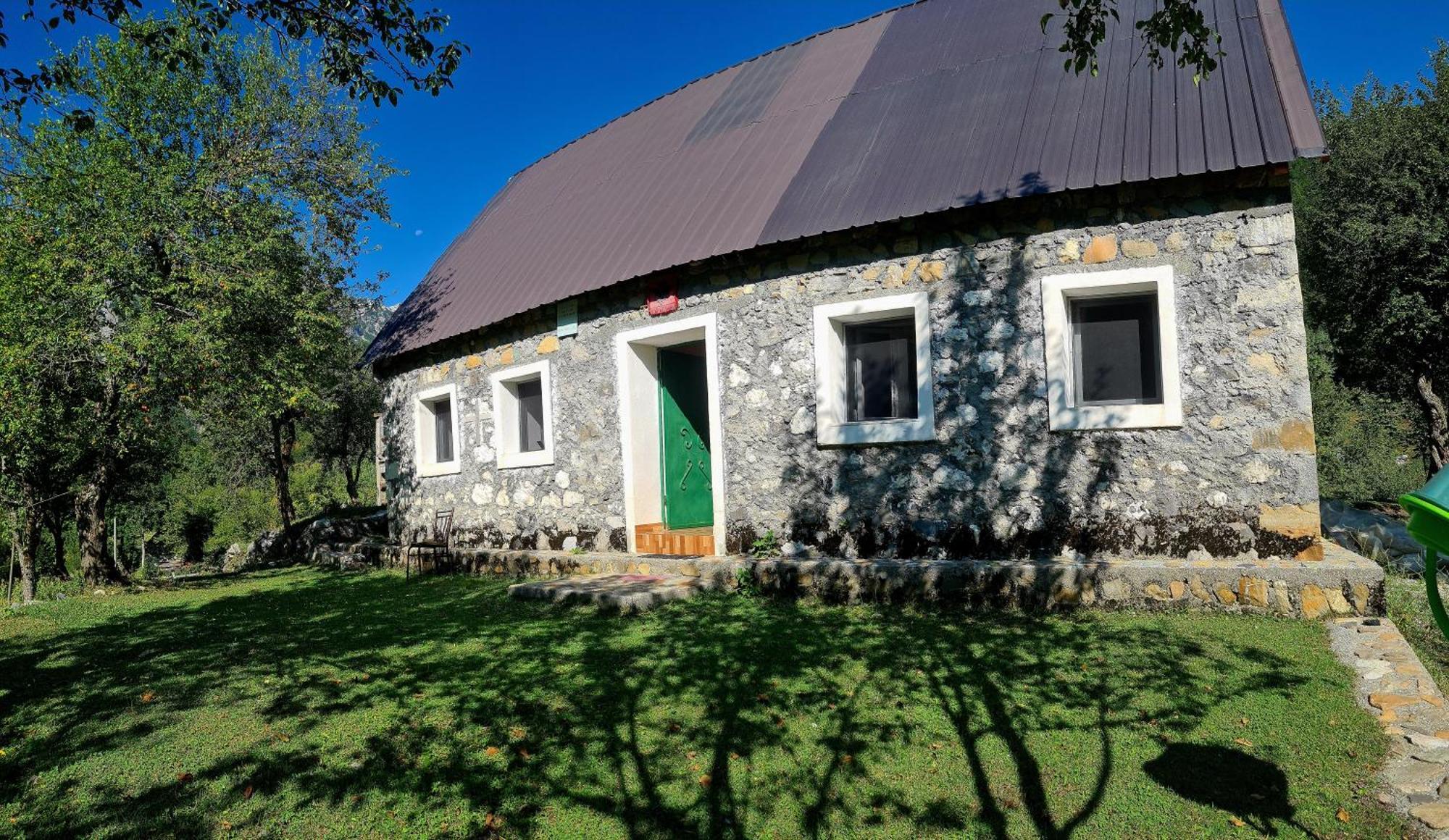 Guest House Emanueli Tropoje 外观 照片